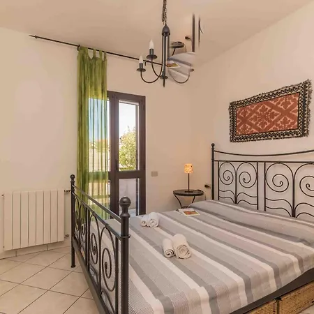 Apartment Trilo Debora 2km From The - Happy