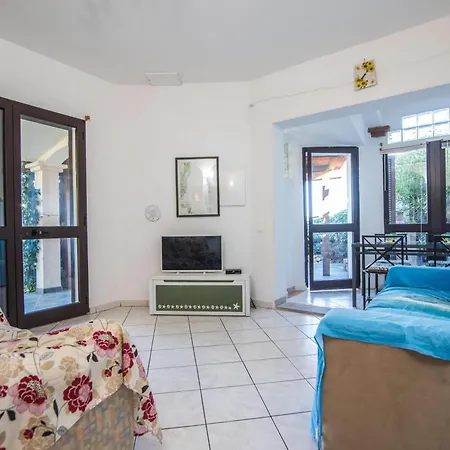 Trilo Debora 2km From The - Happy Appartement *